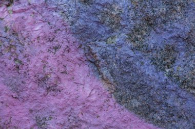 granit taşın arka planı, mavi ve mor renklerle boyanmış, kopyalama alanı, metin için yer