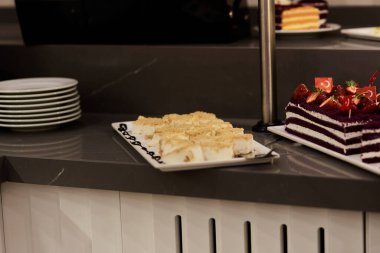 Otel sistemi için açık büfeden her şeyi kapsayan Türk renkli tatlılar. Uzayı kopyala Yüksek kalite fotoğraf