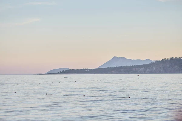 Niebieska Godzina Fotografowania Zachód Słońca Nad Pięknym Morzem Śródziemnym Płynny — Zdjęcie stockowe