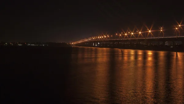 Most v noci světla — Stock fotografie
