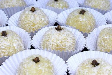 Hindistan cevizinden yapılmış, adı 