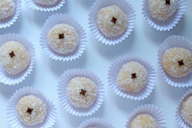 Hindistan cevizinden yapılmış, adı 