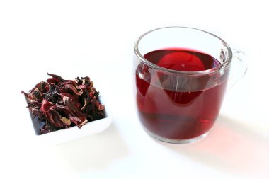 Hibiscus buzlu çay fincanı