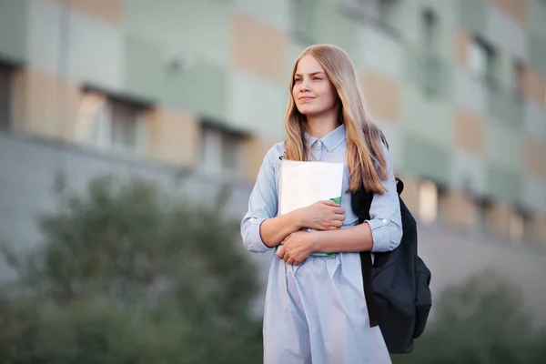 Primer Día Escuela Chica Secundaria Retrato Hermosa Modelo Adolescente Con — Foto de Stock