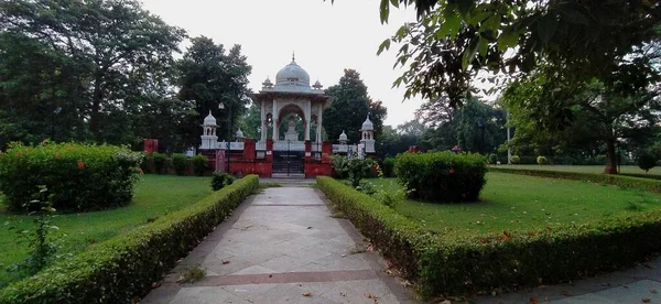 美丽的绿油油的Begum Hazrat Mahal公园Lucknow北方邦 — 图库照片