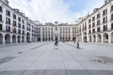 Santander, Cantabria, İspanya-25 Ekim 2015: Santander arcaded Meydanı.