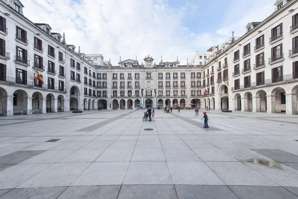 Santander, Cantabria, İspanya-25 Ekim 2015: Santander arcaded Meydanı.