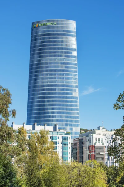 Bilbao, Bizkaia, País Vasco, España-noviembre 06, 2015: Torre Iberdrola . — Foto de Stock