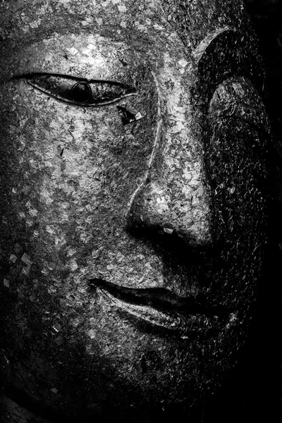 Una estatua de Buda cara . — Foto de Stock