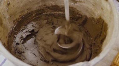 Bina karışımları karıştırılıyor