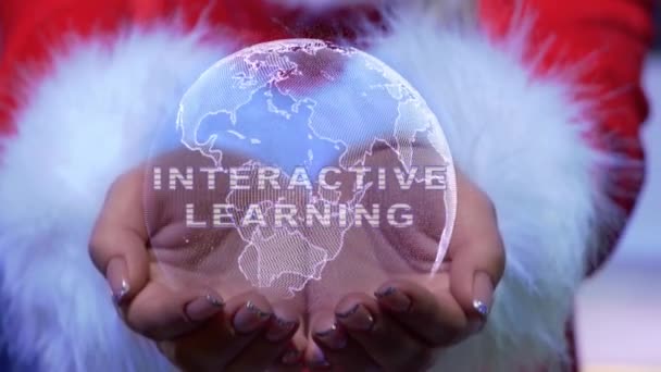 Ruce držící planetu s textem Interaktivní učení — Stock video