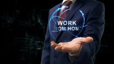 İş adamı konsept hologramı evden çalışma gösteriyor