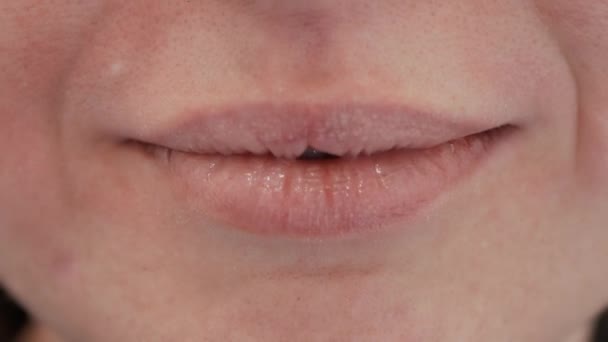 Жіночий рот — стокове відео