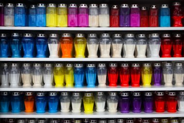 Satılık görüntülenen lampions