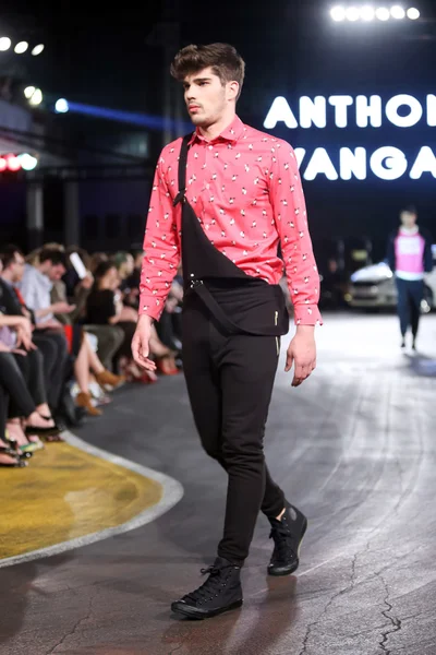CRO a Porter modevisning: Anthony Avangard, Zagreb, Kroatien — Stockfoto