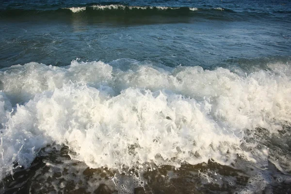 Les vagues se rapprochent — Photo