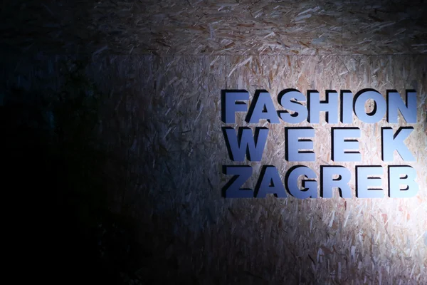 Fashion Week Zagreb: mandali Mendrilla, Zagrzeb, Chorwacja. — Zdjęcie stockowe