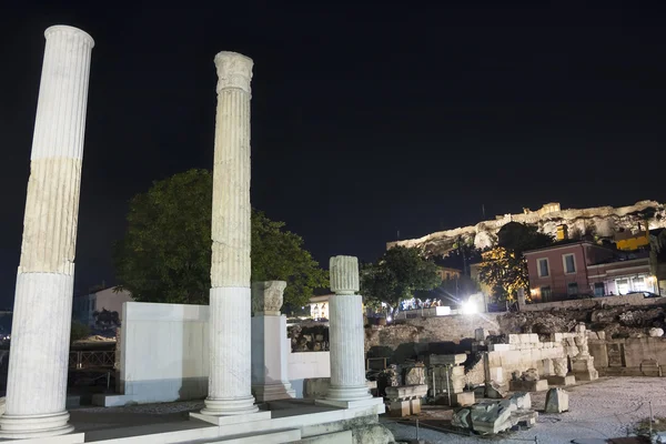 Колонны библиотеки Адриана в Акрополе — стоковое фото