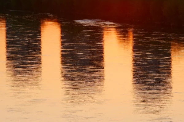 Réflexion eau coucher de soleil — Photo