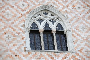 Palazo Ducale dış pencere