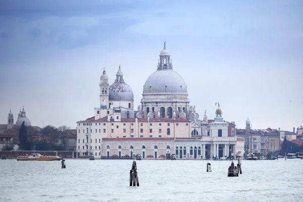 Santa Maria della Salute i Venezia – stockfoto