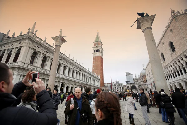 Kolommen van san marco en san todaro in Italië — Stockfoto