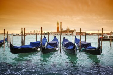 San Giorgio Maggiore manzaralı gondol
