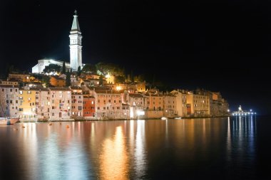 Saint Eufemia çan kulesinde gece