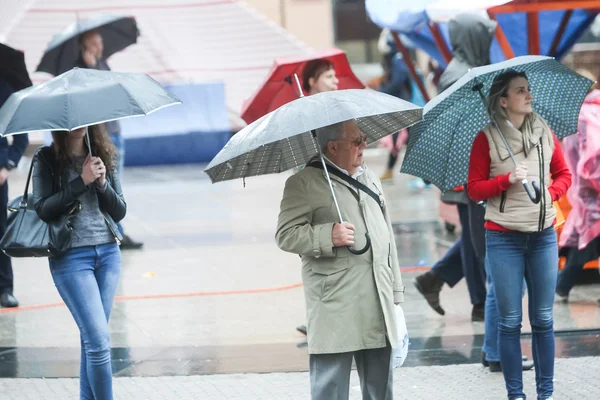 Group of people on the tram station — Stock Photo, Image