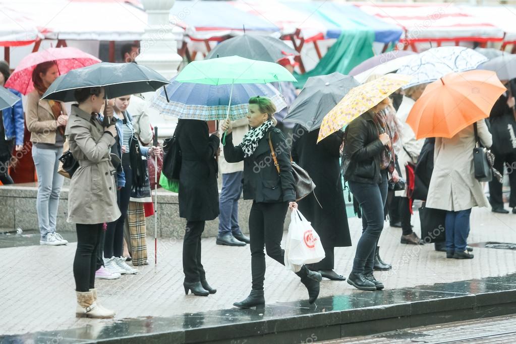 People umbrella online