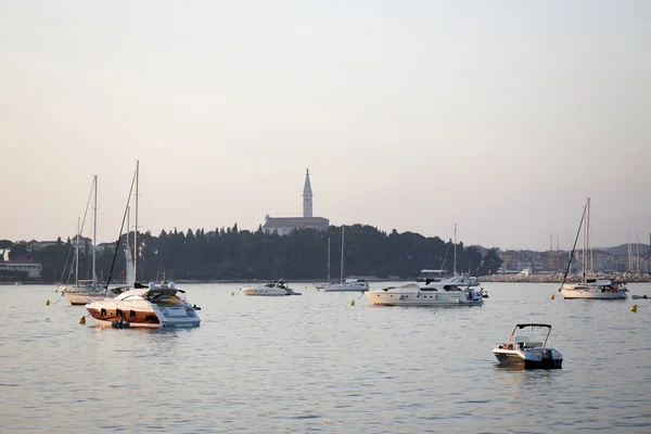 Anchored sailboats on Adriatic coast — Stock Photo, Image