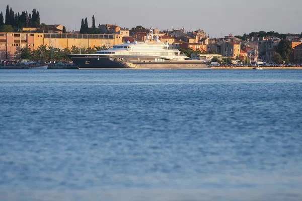 Yacht anchored in Rovinj — Stock Photo, Image
