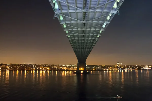 Ponte Verrazano Narrows de baixo — Fotografia de Stock