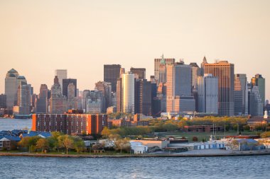 Manhattan finans bölgesine ve valiler Adası