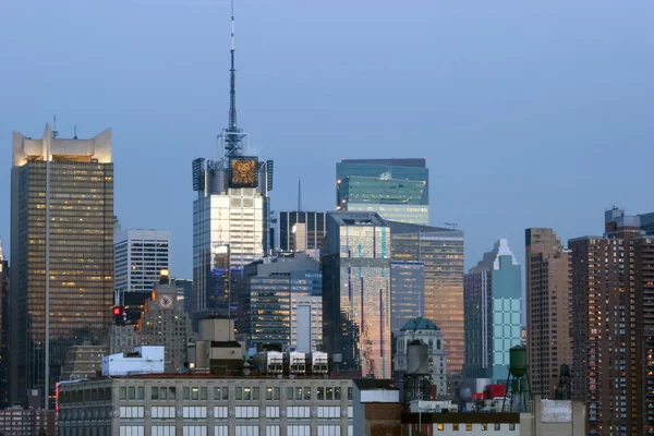 Здания в центре Манхэттена — стоковое фото