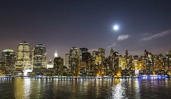 Financial District wieżowce w nocy — Zdjęcie stockowe
