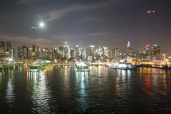 Midtown Manhattan kust bij nacht — Stockfoto