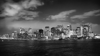 Finans bölgesi geceleri aydınlatılan bw