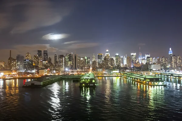 Midtown Manhattan coast at night — Stock Photo, Image