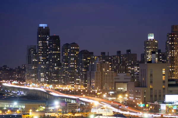 Midtown Manhattan autoroute éclairée — Photo