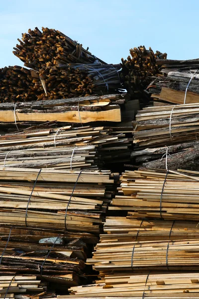 Mucchio di tavole di legno — Foto Stock