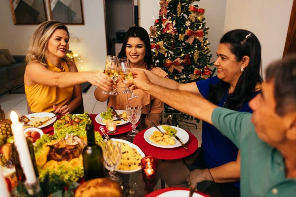Natal Brasil Brinde Família Jantar Natal — Fotografia de Stock