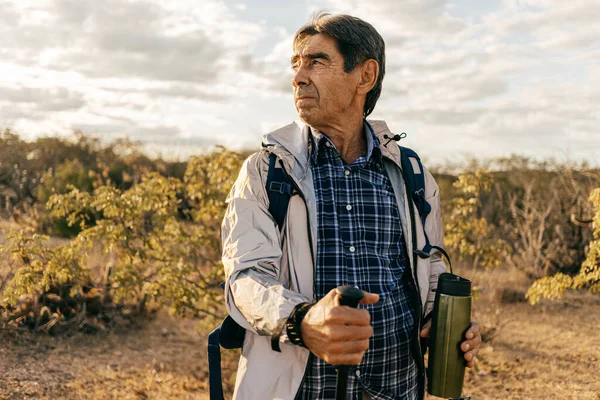 Älterer Mann Bei Aktivitäten Freien Wanderer Halbtrockener Region Brasiliens Stockbild