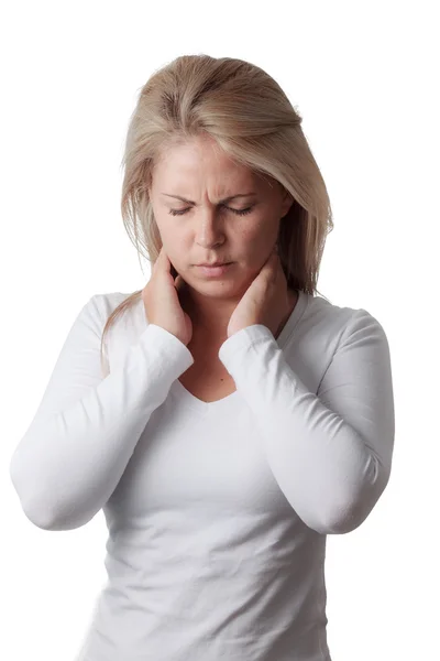 Vrouw met de nek geïsoleerd op een witte achtergrond. zere keel — Stockfoto