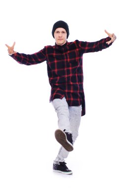 Hip Hop tarzı Dansçı beyaz arka planda tek başına dans ediyor
