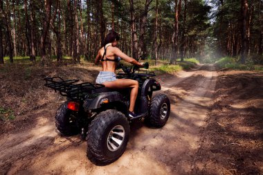 Atv quad bisiklet üzerinde seksi kazanmıştı