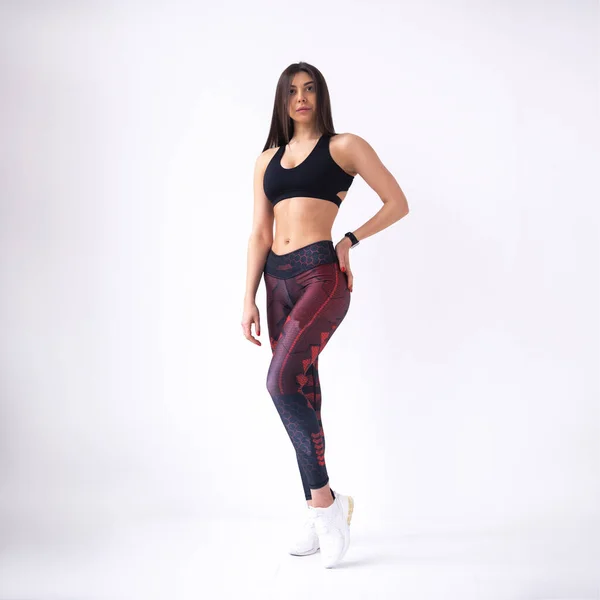 Schöne Junge Sportliche Muskulöse Frau Vor Weißem Hintergrund — Stockfoto