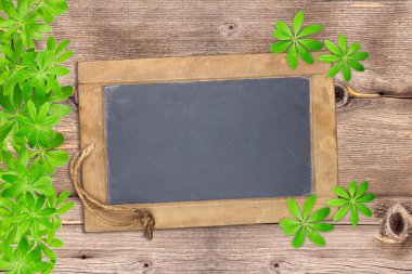 Kayrak kurulu Woodruff ile çerçeveli