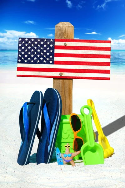 Wooden signboard with usa flag — Stock Photo, Image