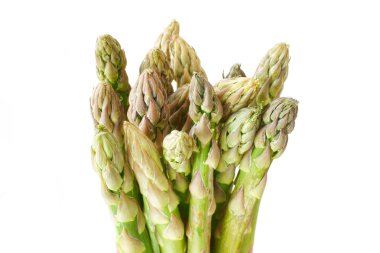 beyaz üzerine taze yeşil kuşkonmaz